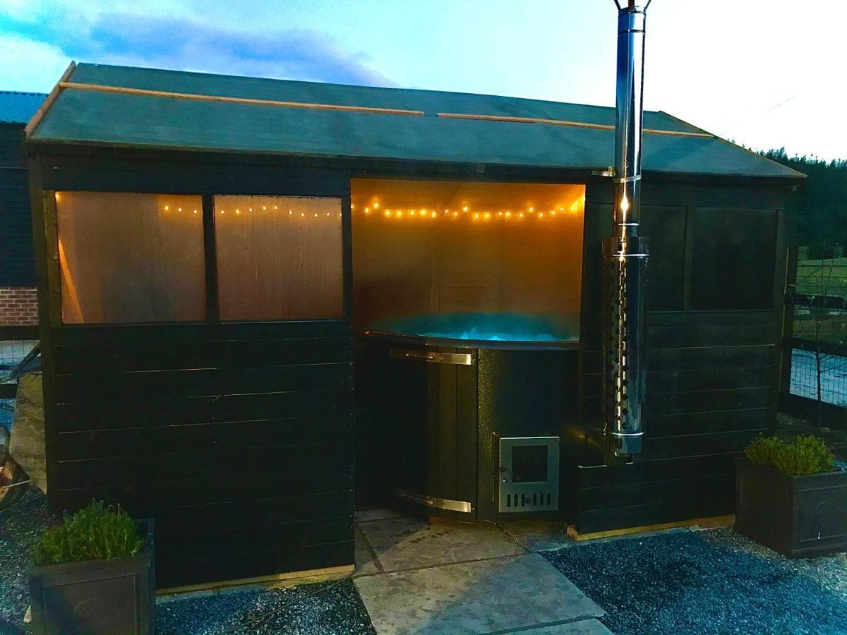 Trelaske Mill Cider Barn-With Hot Tub, Fire Pit Bbq Lewannick Exterior photo